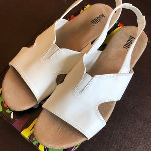 Judith white sandals